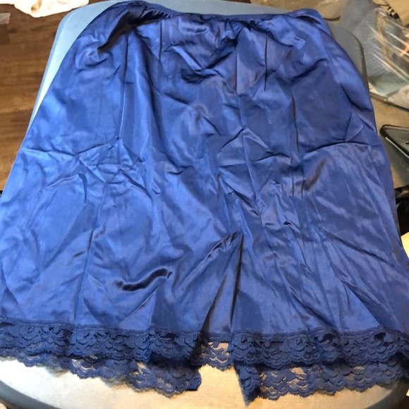 Kayser navy blue lingerie slip skirt with lace trim - Picture 3 of 3